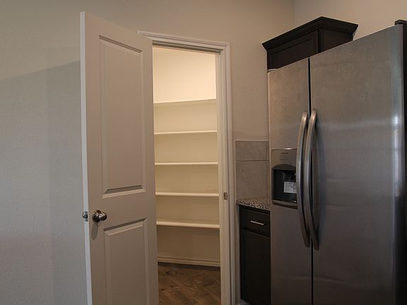 4th image of 1314 Meadow Creek Dr