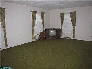 4th image of 127 Claren Dr