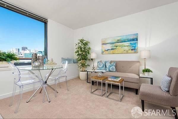 1st image of 260 King St Unit 861