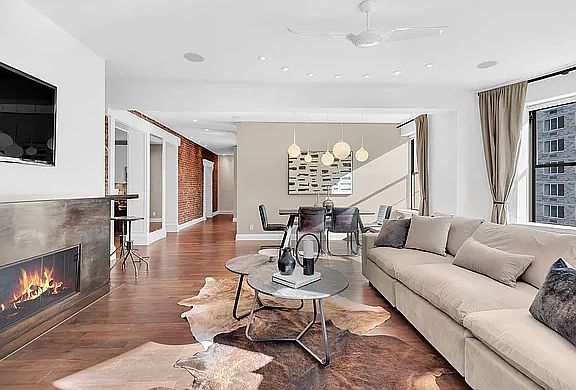 3rd image of 425 W End Ave APT 4A