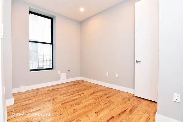 Rented by Bohemia Realty Group | media 12