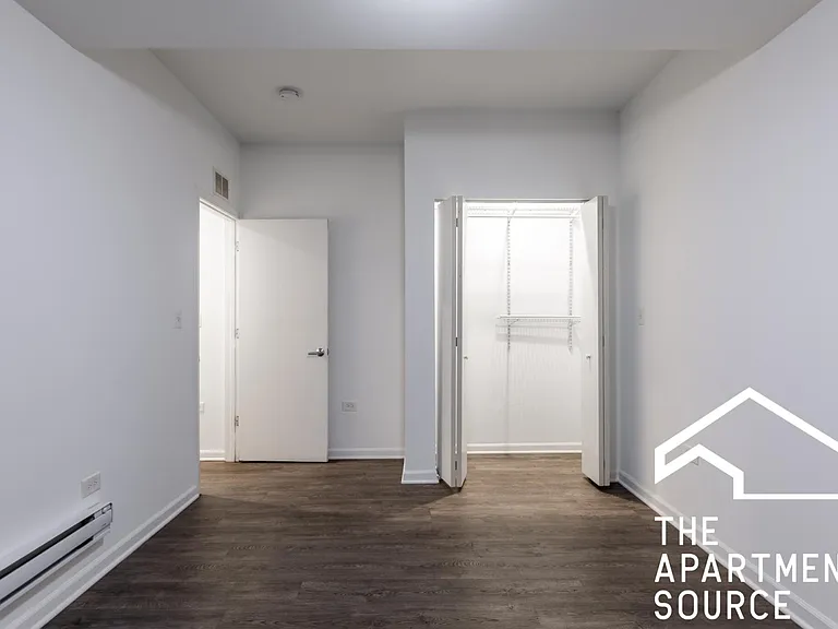 941 W Winona St #111 — Photo 17