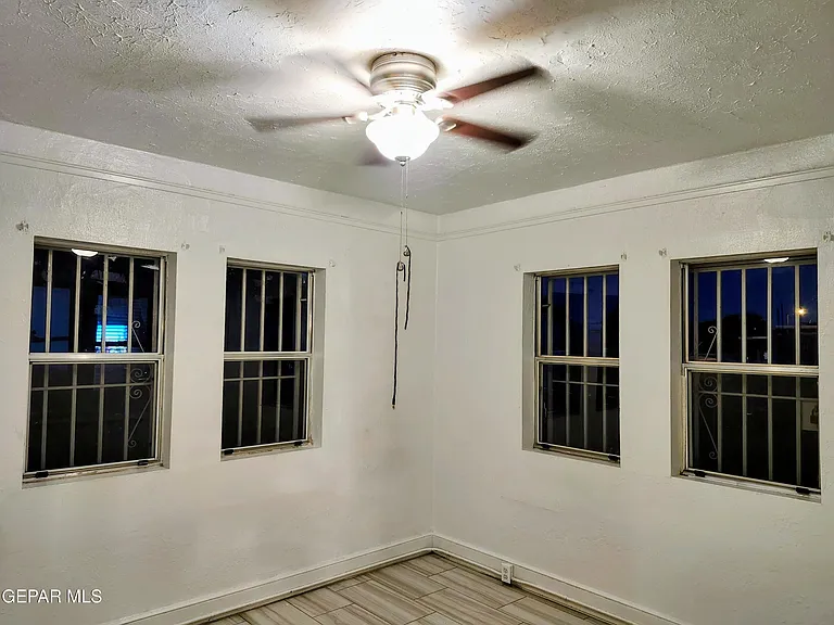 618 N Estrella St — Photo 30