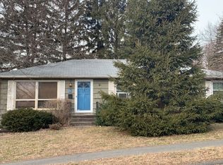 5 Kane Rd, Holyoke, MA 01040