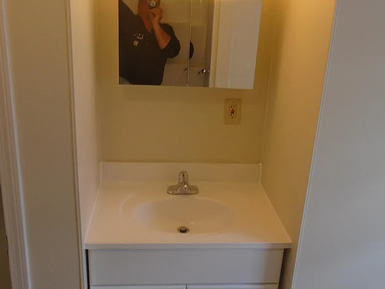 2 Lions Ave — Photo 17