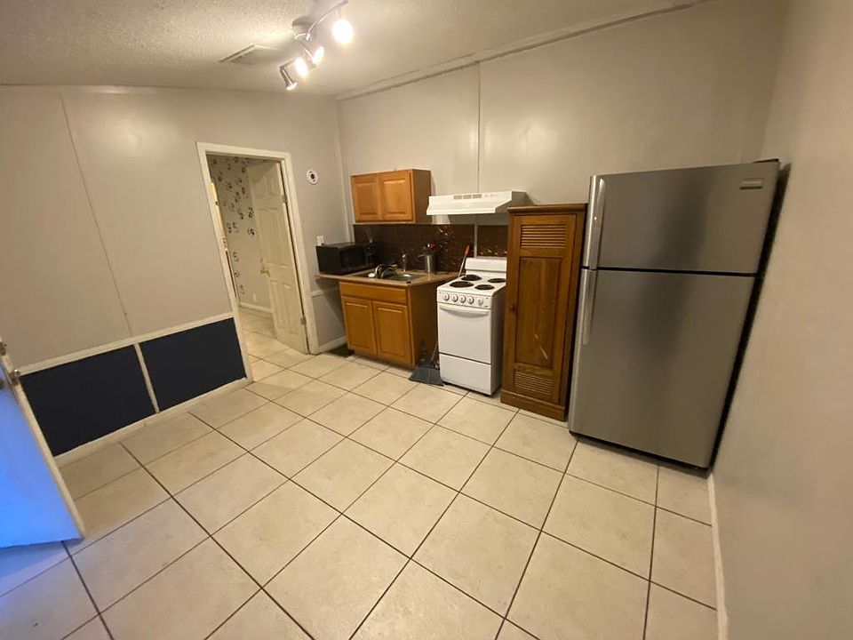 1st image of 5701 Middlesex Dr #1