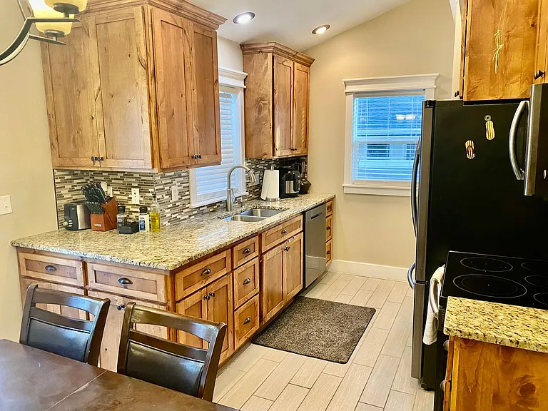 334 Fairmont Ave — Photo 13