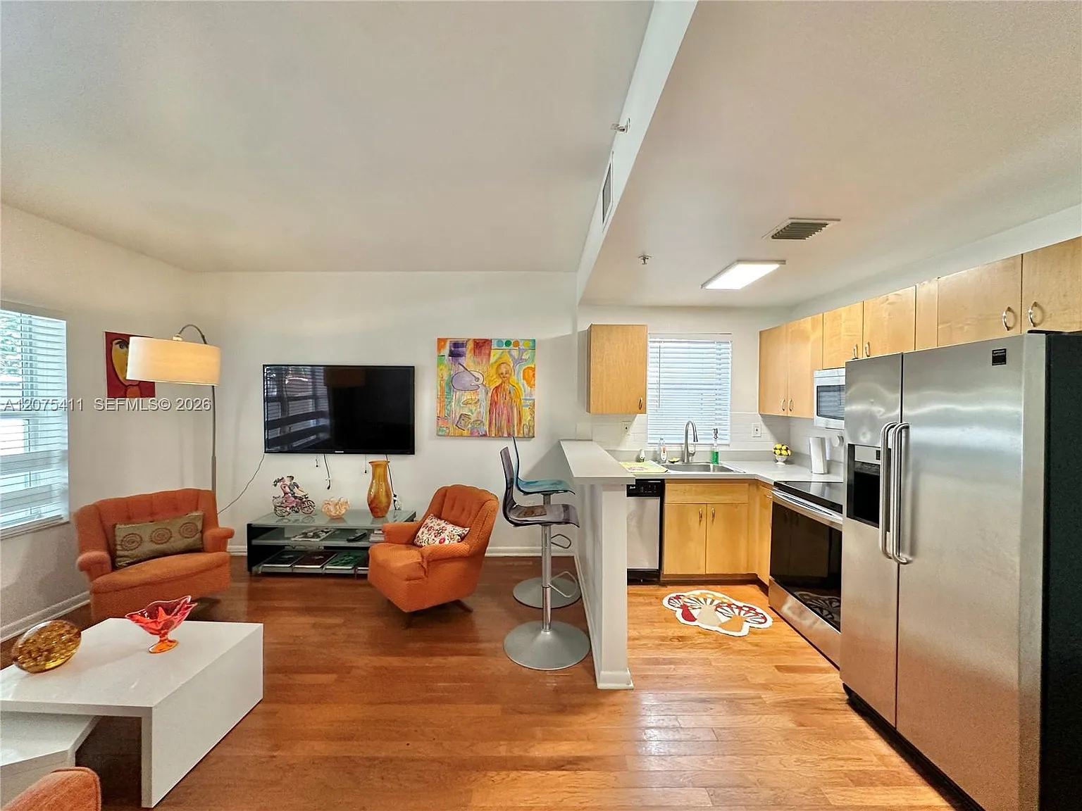 The Ruskin Condo — Photo 1