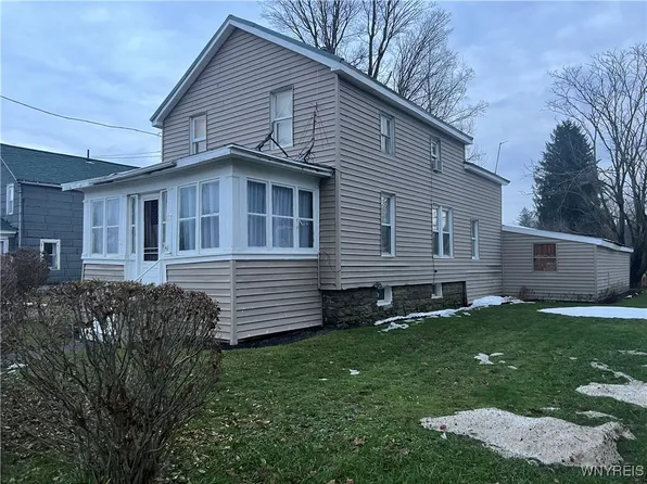 57 N Main St, Franklinville, NY 14737