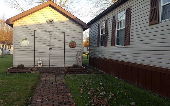 3rd image of 720 Country Pines Dr SW