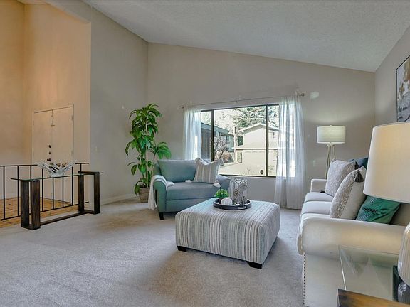 3rd image of 720 Grimswood Ct