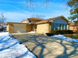 9422 Oliphant Ave, Morton Grove, IL 60053