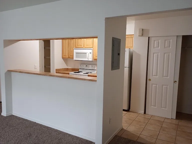Vessey Park Apartments — Photo 34