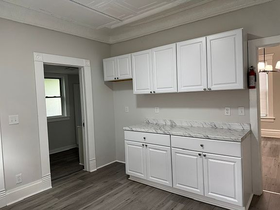 4th image of 63 Chicago Ave