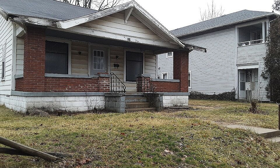 1st image of 919 S 8th St