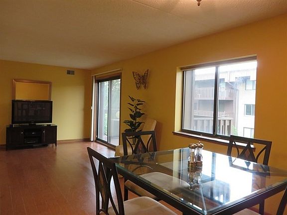 5th image of 103 Caterpillar Dr APT 2C