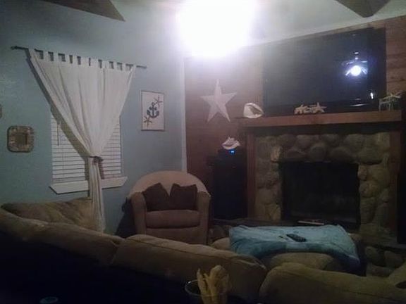 3rd image of 220 Avery Ave