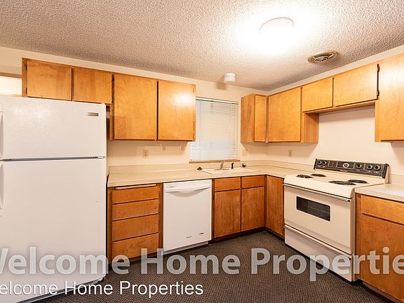5th image of 253 NE Damson Pl APT 3