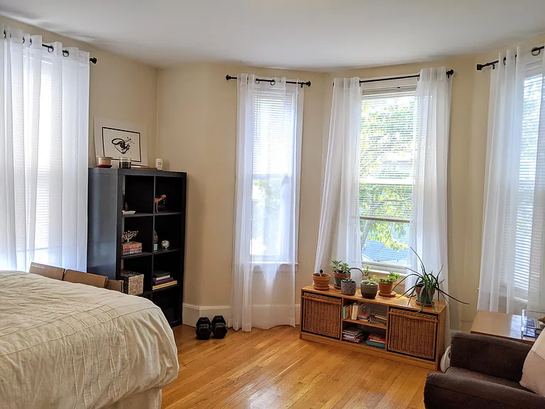 33 Osgood St — Photo 6