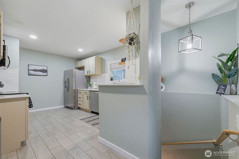 3rd image of 417 W 2nd Street