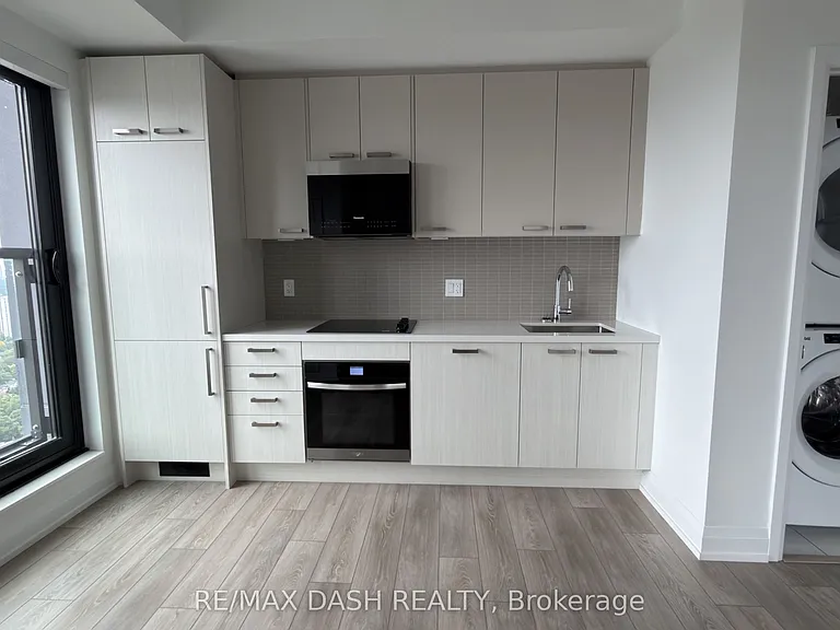 20 Soudan Ave #3602 — Photo 11