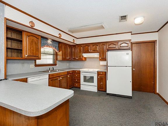 2nd image of 3557 Madeira Dr