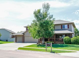3137 S Groveland Dr, Sioux Falls, SD 57110