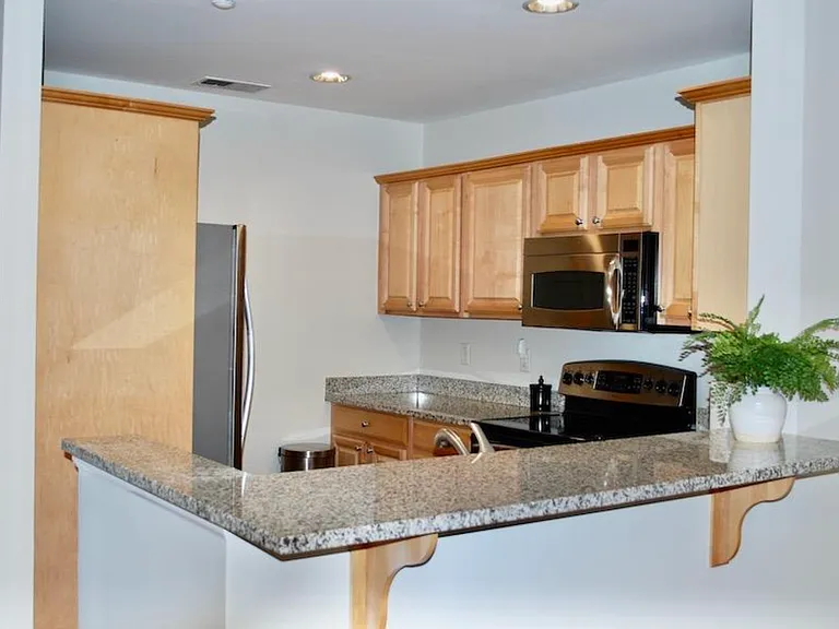 3106 Leeward Dr — Photo 4