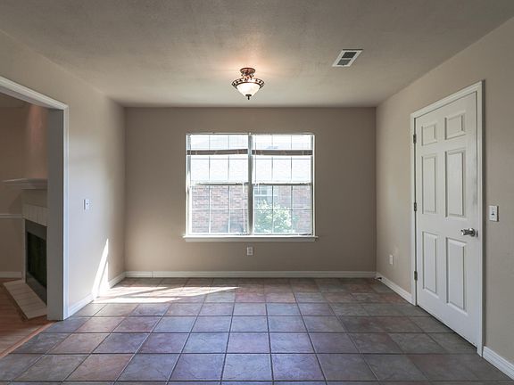 5th image of 1319 N Heritage Ave