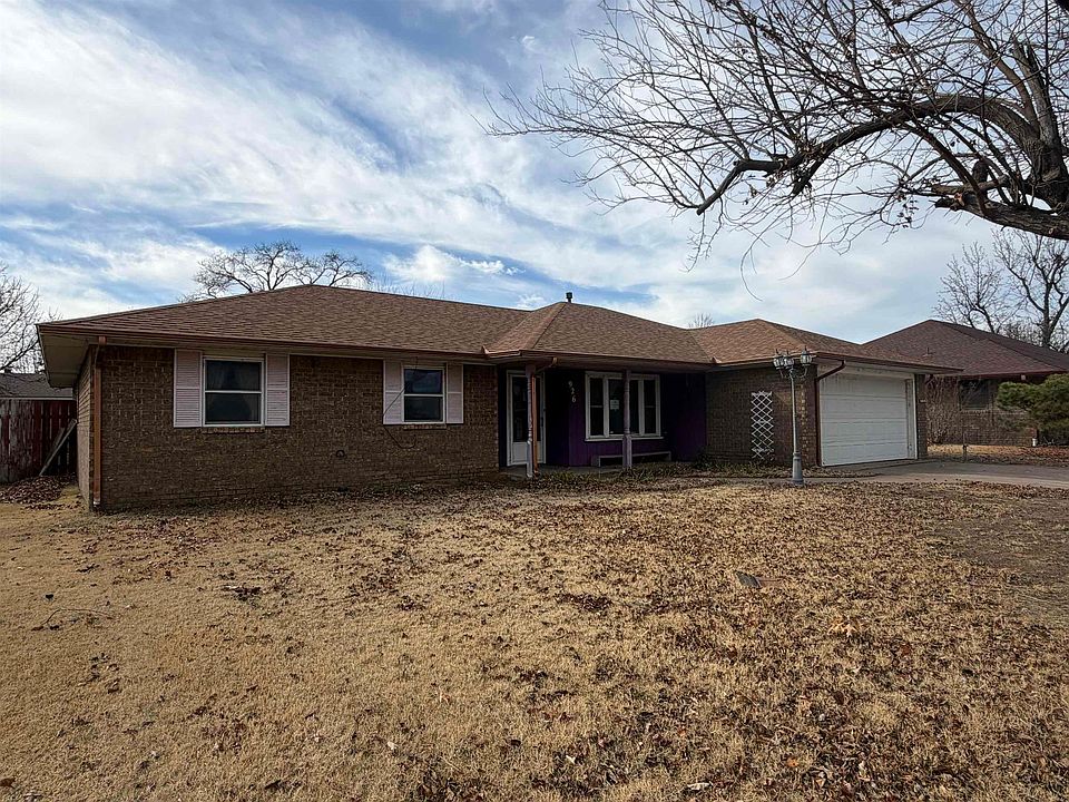 1st image of 926 Sunnybrook Ln