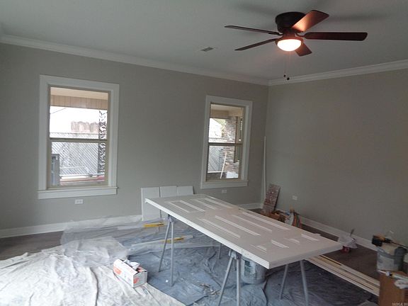 5th image of 1114 W Oak St