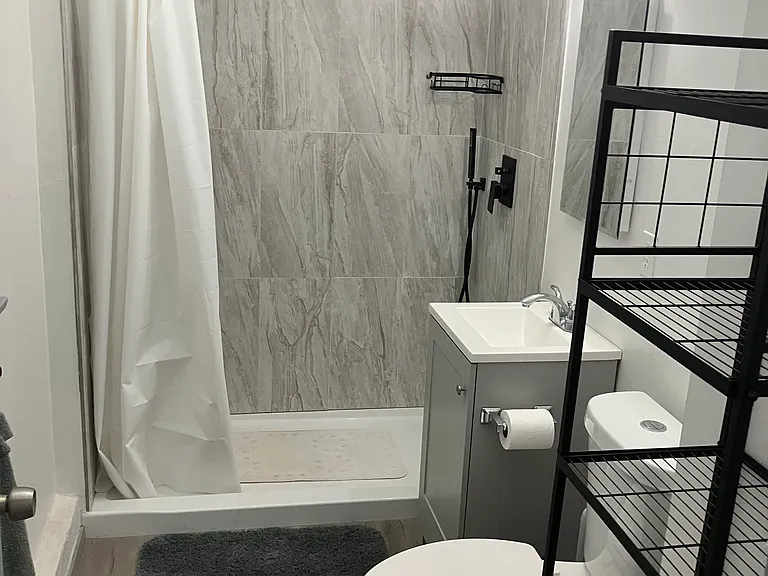 1270 Flora St #B — Photo 5
