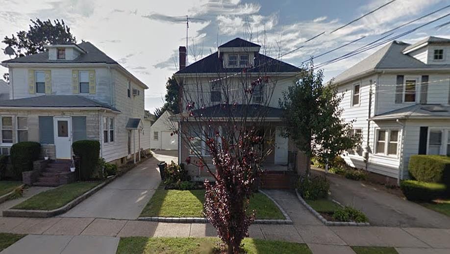1st image of 8 Elm St