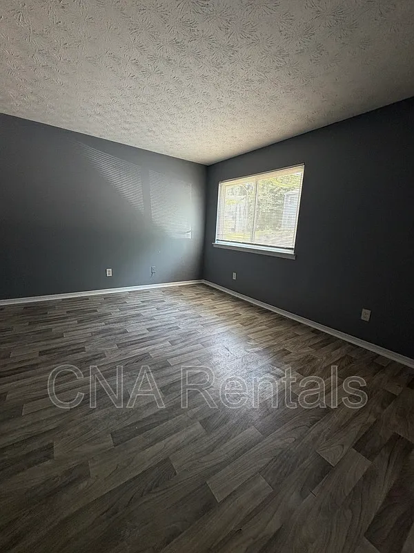 3 bed, 2.5 bath, 1580 sqft, $1,500 — Photo 3