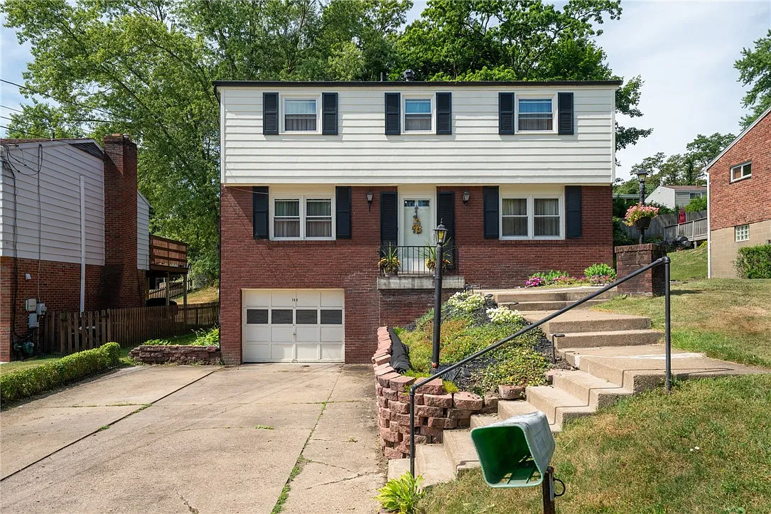 189 Colonial Village Dr photo 1
