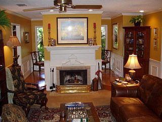 Living Room with fireplace