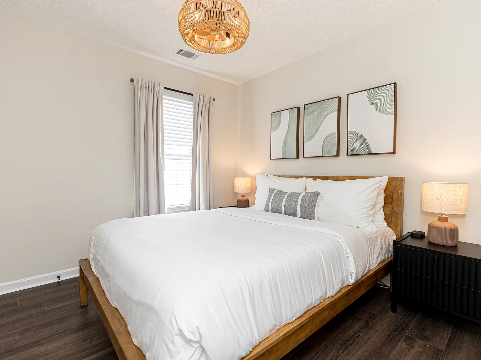 3 bed, 1230 sqft, $4,000 — Photo 3