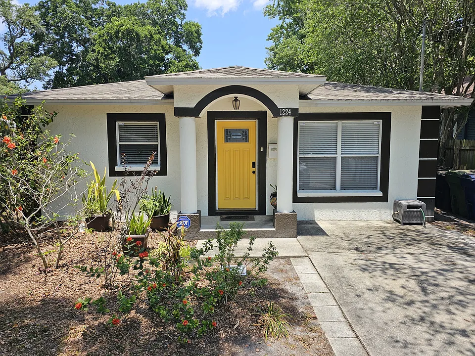 1224 E Powhatan Ave