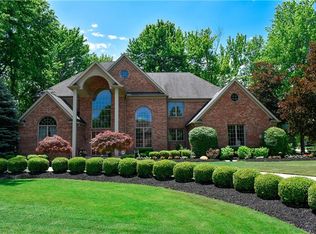 3083 Excalibur Ave, Westlake, OH 44145