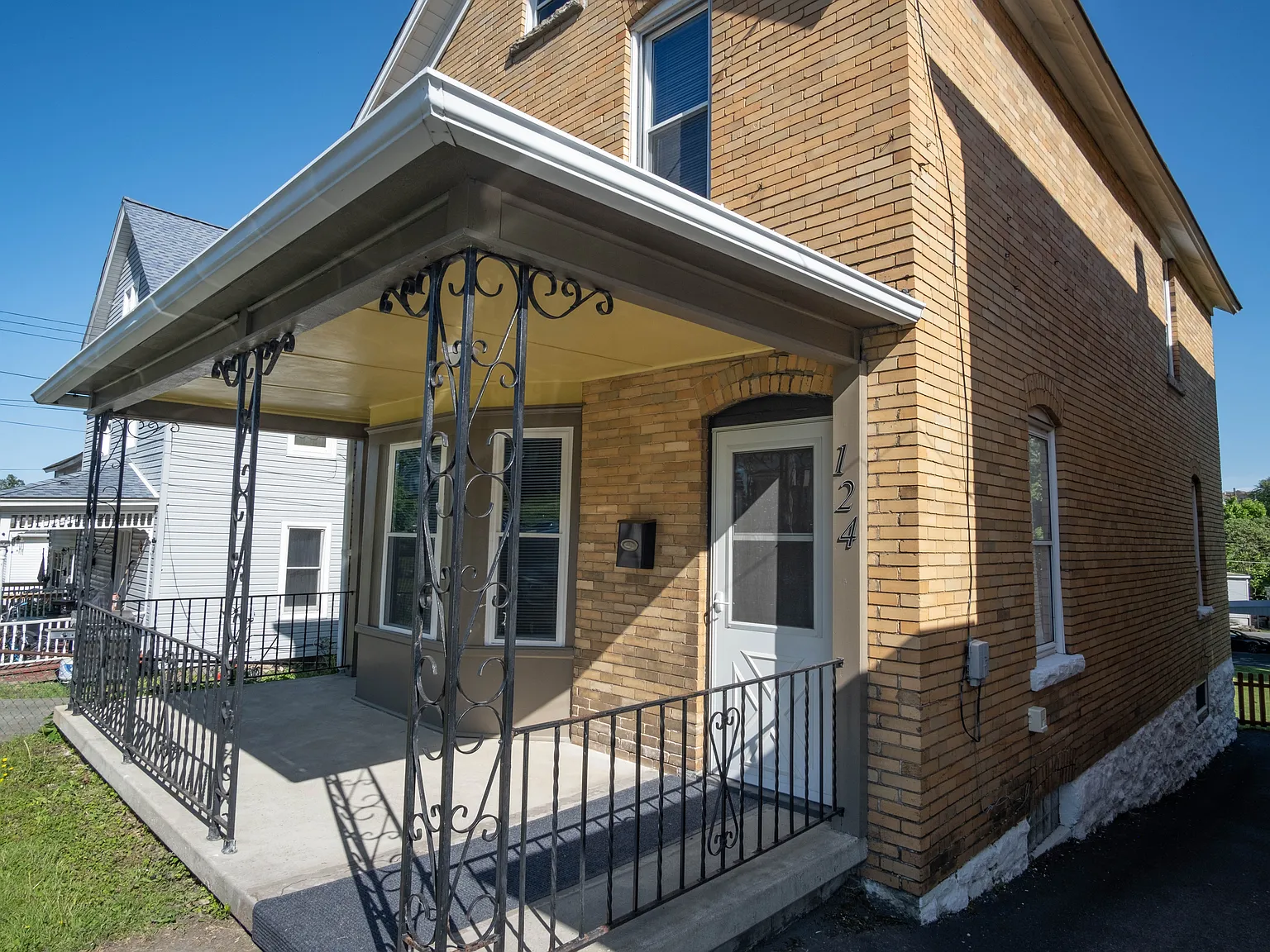 3 bed, 1600 sqft, $950 — Photo 2