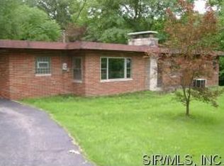 8 Canna Dr, Collinsville, IL 62234
