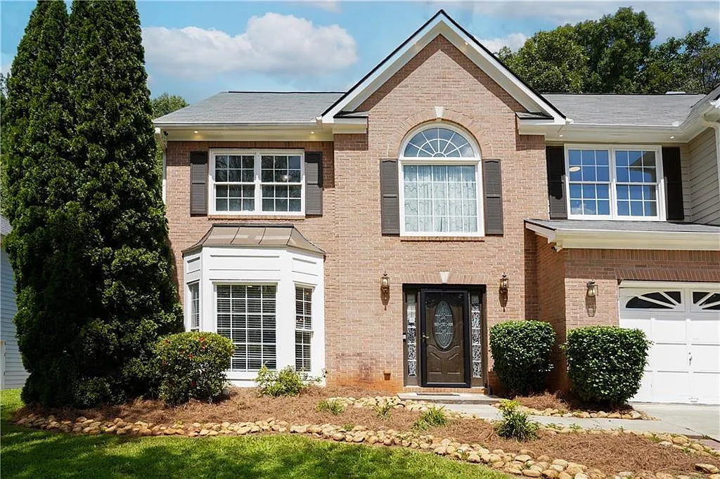 4 bed, 2.5 bath, 2487 sqft, $2,699 — Photo 3