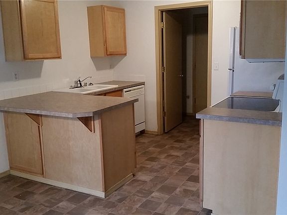 3rd image of 8515 110th St E