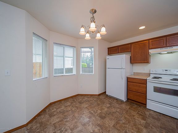 4th image of 2711 97th Pl SE