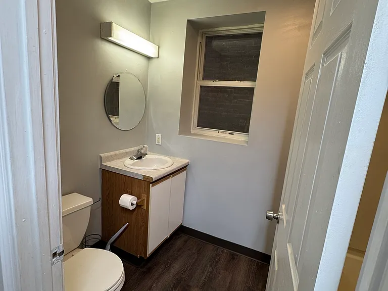120-122 E 3rd St #2 — Photo 12