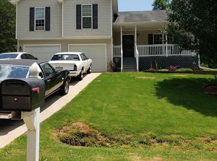 548 Ivy Hills Cir, Mount Airy, GA 30563