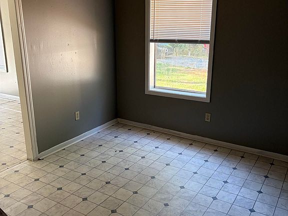 4th image of 409 Wilson St