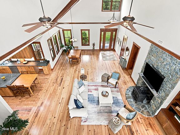 4th image of 212 Elmhurst Road