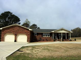 1636 Bass Lake Rd, Roseboro, NC 28382