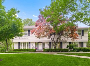 6411 Ward Pkwy, Kansas City, MO 64113